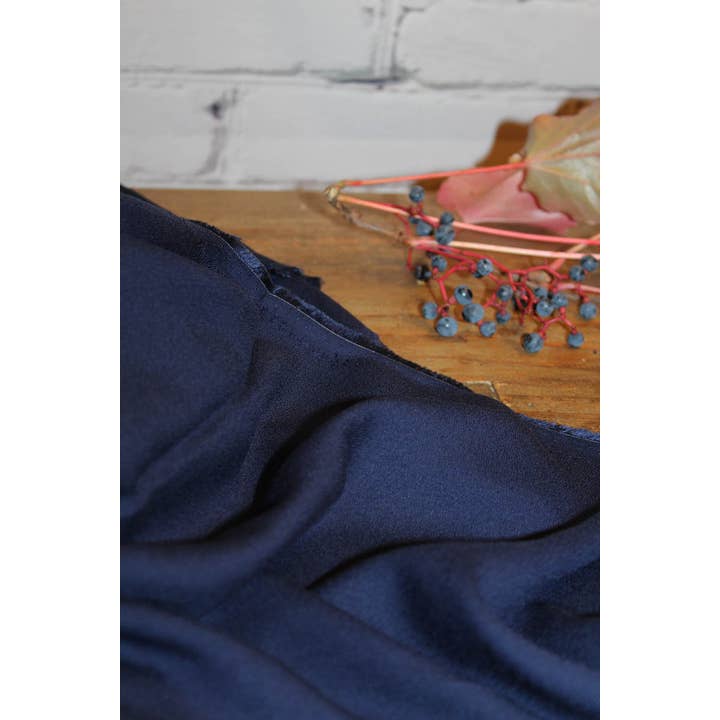 Eglantine et Zoé – wholesale Fabric – Atlantic Blue Viscose Crepe Fabric2