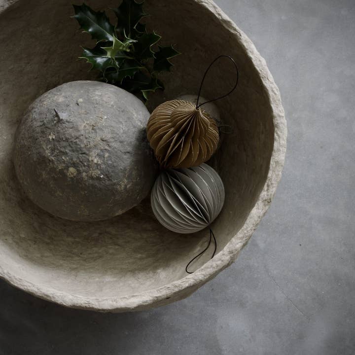 Nordstjerne - Wholesale Decorative Tabletop Object - SUSTAIN papier mache ball, large smoke