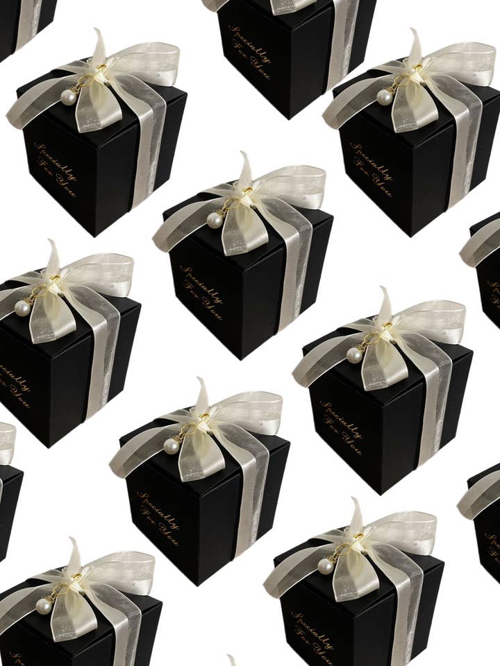 Custom Black Gift Candy Box Ribbon Party Favor Box
for wholesale by ANYGIFTGOODPACKINGBOX