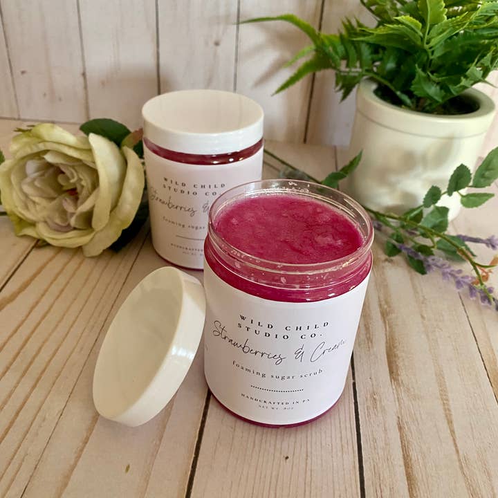 Wild Child Studio Co – wholesale Kroppsskrubb/Exfoliant – Jordgubbar n grädde skummande socker Scrub1