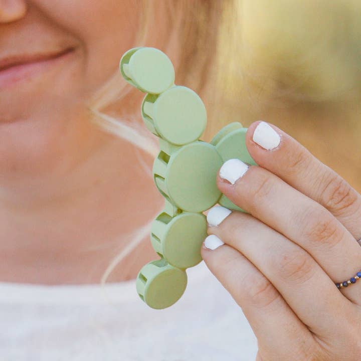 Shop Andi - Wholesale Hair Clip - Women's - Circles Claw Clip18