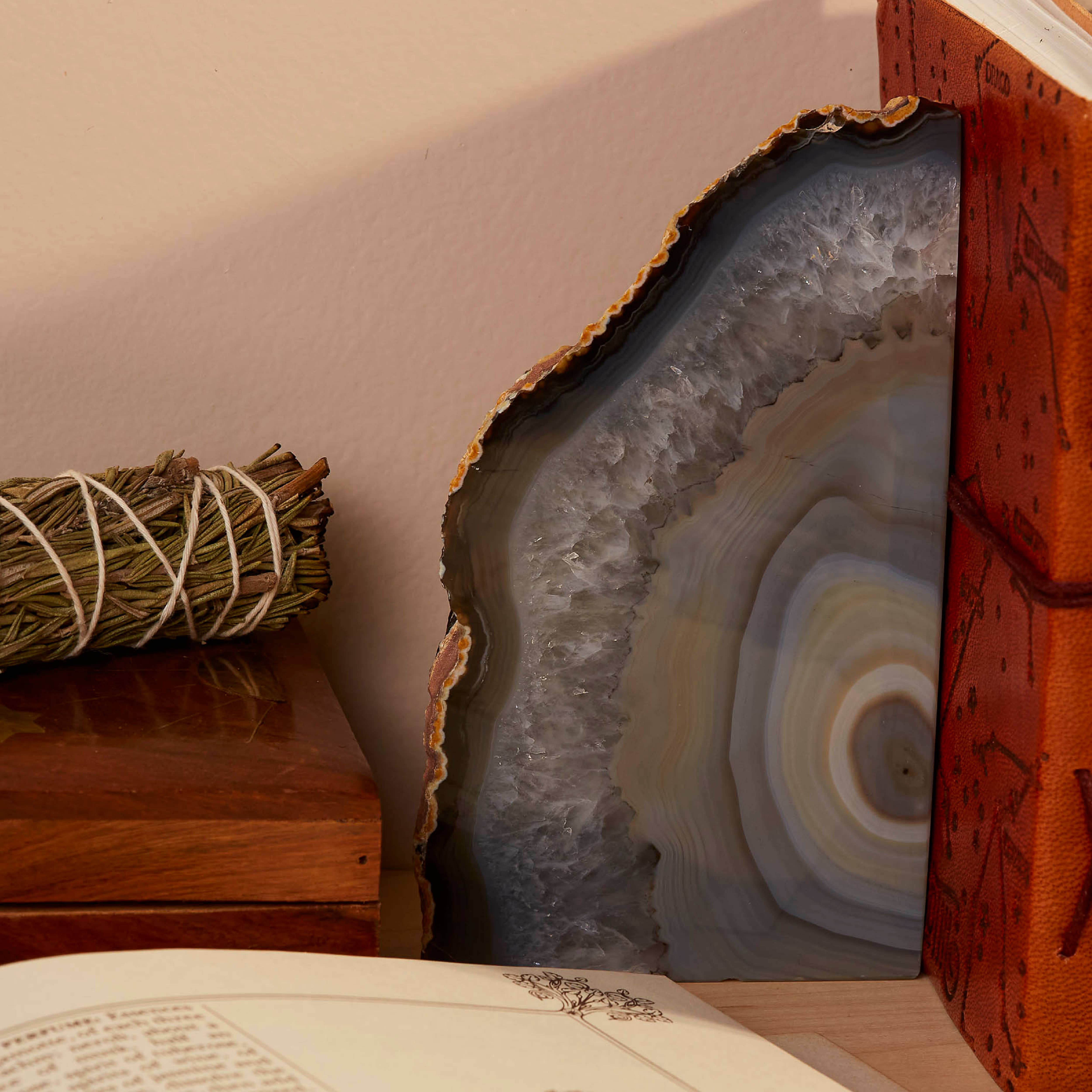 GeoCentral – wholesale Bookend – Natural Agate Bookends - Crafted in Brazil3