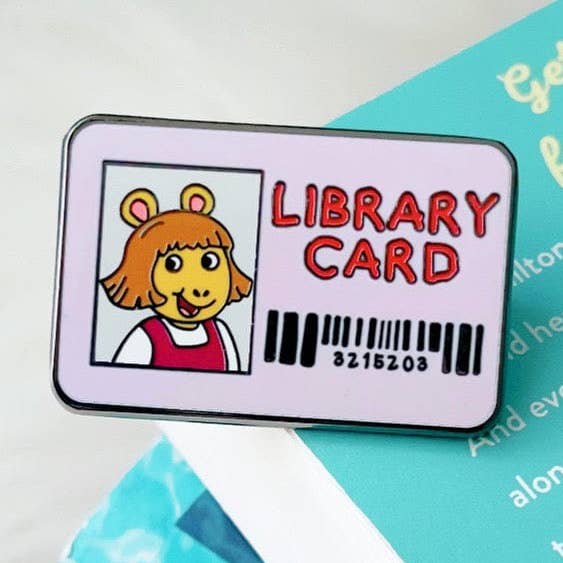 Épinglette émaillée pour carte de bibliothèque pour la vente par My Secret Copy