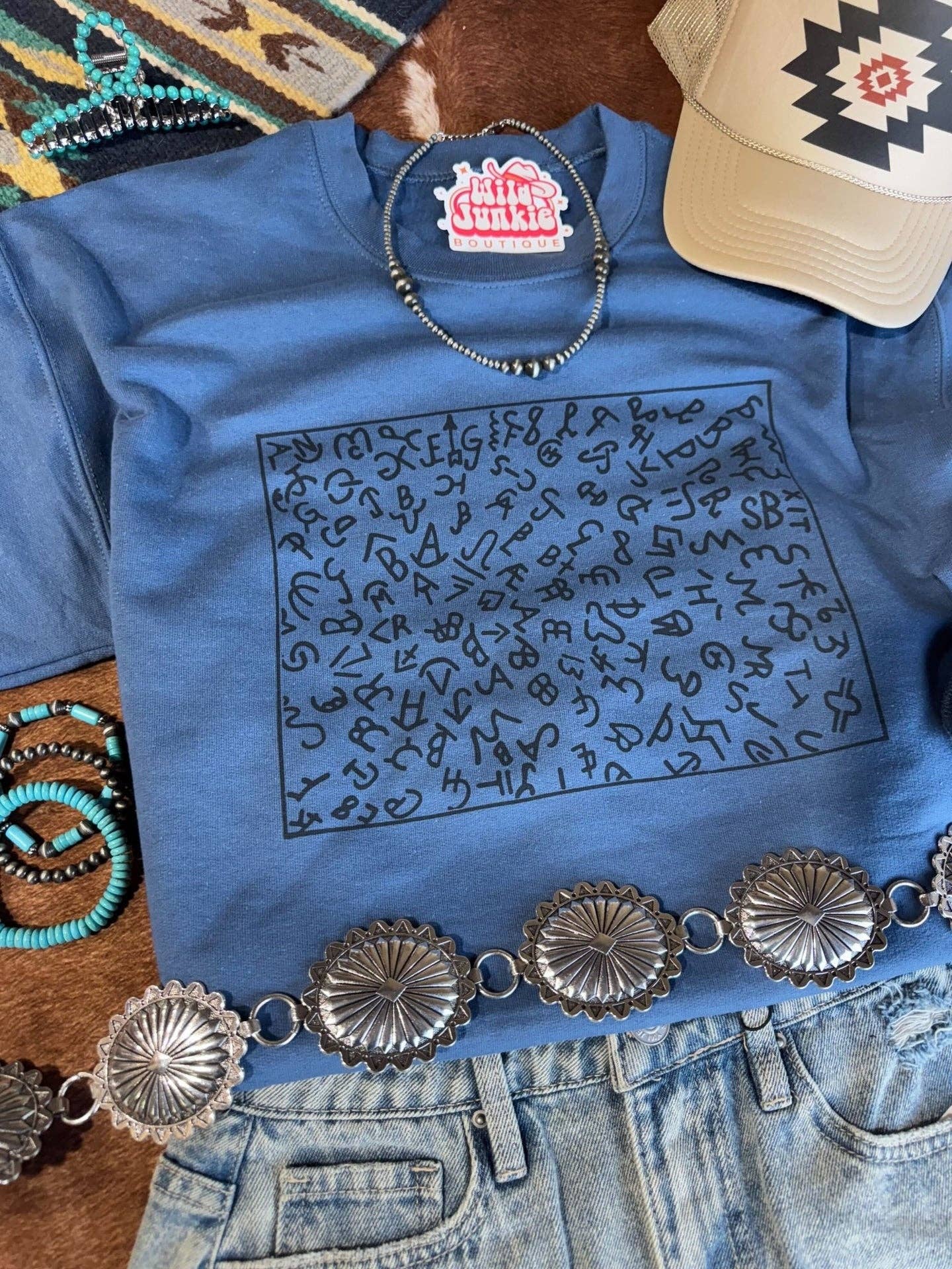 Indigo Sweat-shirt graphique à motifs de marques de bétail en vente sur Faire1