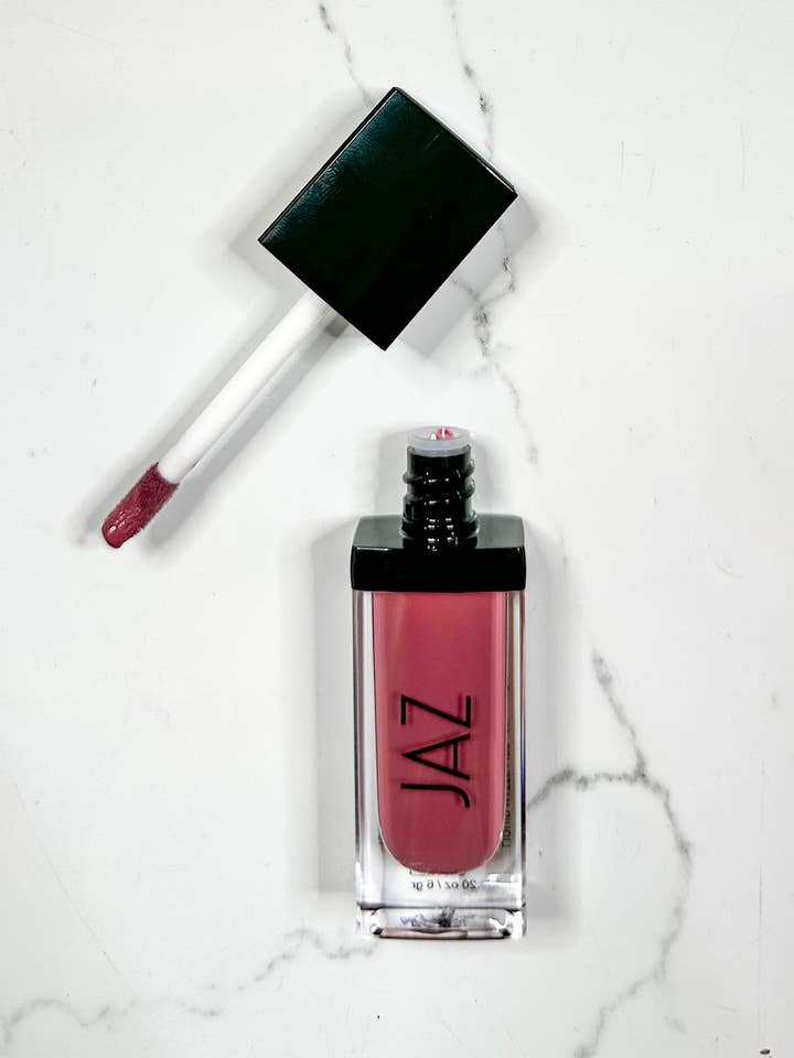 Teinture liquide mate Berry Extravagant pour la vente par JAZ Cosmetics