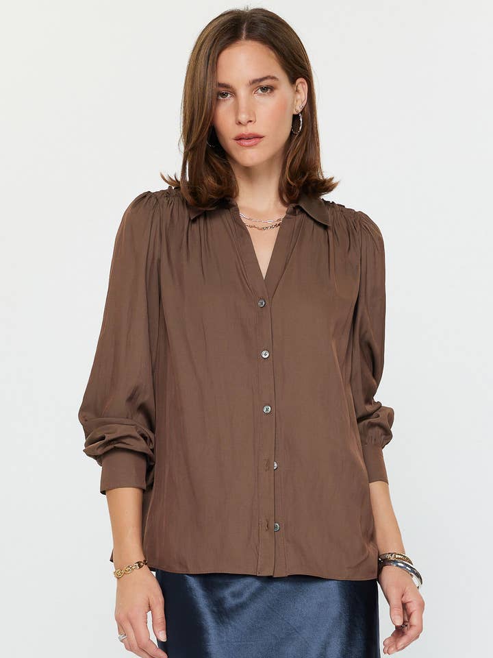 Schultergerüschte Hemdblusen für den Großhandel von Current Air