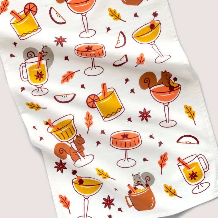 Torchon « L'écureuil boit du thé » pour la vente par Seltzer Goods