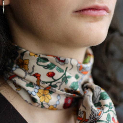 C.C.&Co.Srl - Wholesale Scarf - Women's - Bandeau in Pure Silk with beige ramage design. Code 6260