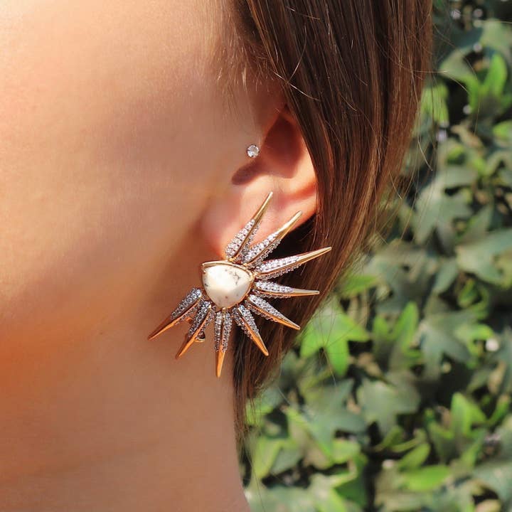 Phoenix Ear Wing Örhängen – Guldpläterade Jasper Statement Smycken för wholesale av Camille Jewelry
