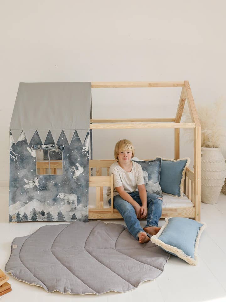 Baldakin over seng i form af et hus "Nat himmel", baby krybbe hus, Dekoration til drengeværelse, personliggjorte babyhuse baldakin for engroshandel hos Moi Mili