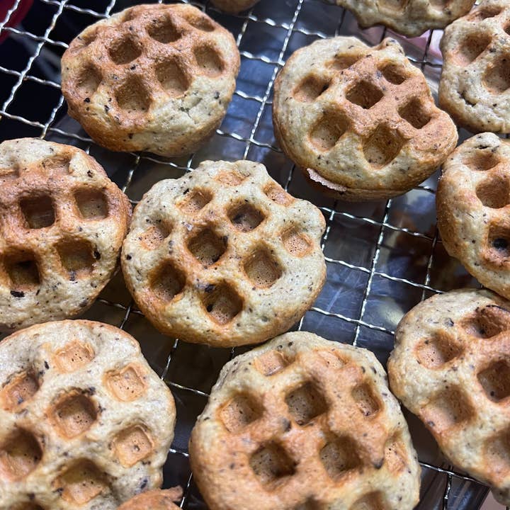 Fido & Barker's Co. - Wholesale Pet Treats - Dog - Waffle Cookies4