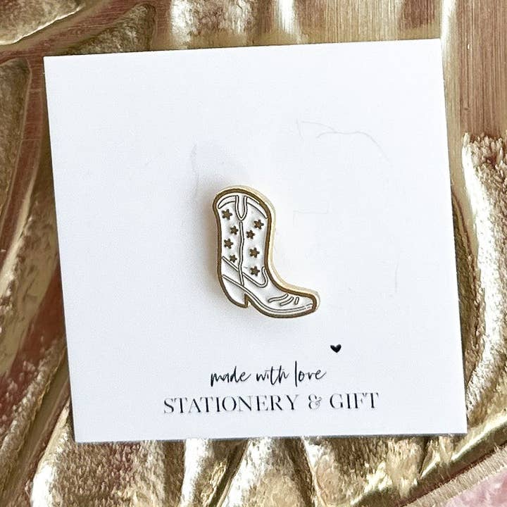 Épingle | Mini Botte de Cowboy Blanche pour la vente par STATIONERY & GIFT