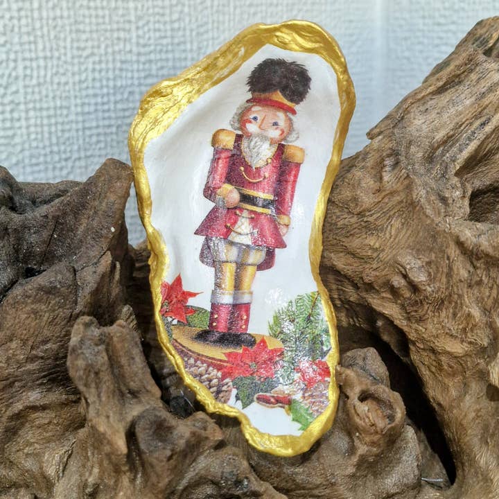 Plato de decoración navideña con forma de cascanueces, concha de ostra, color rojo para venta al por mayor de Bee my Oyster