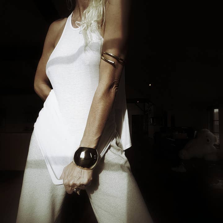 MANGUITO DE DECLARAÇÃO GLOBO por atacado de Avenue Chic