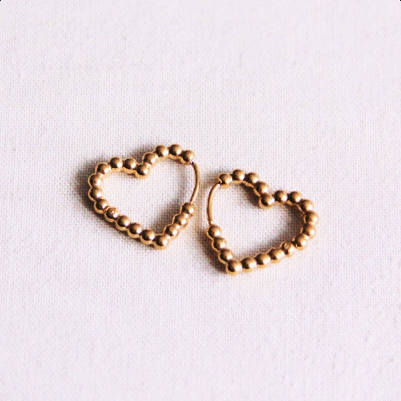 Bazou - Wholesale Hoop Earrings - Stainless steel heart hoop 16mm "balls" - gold