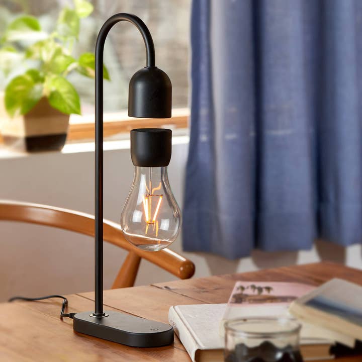 Evaro Teardrop Lightbulb Lamp for wholesale by Gingko Design EU