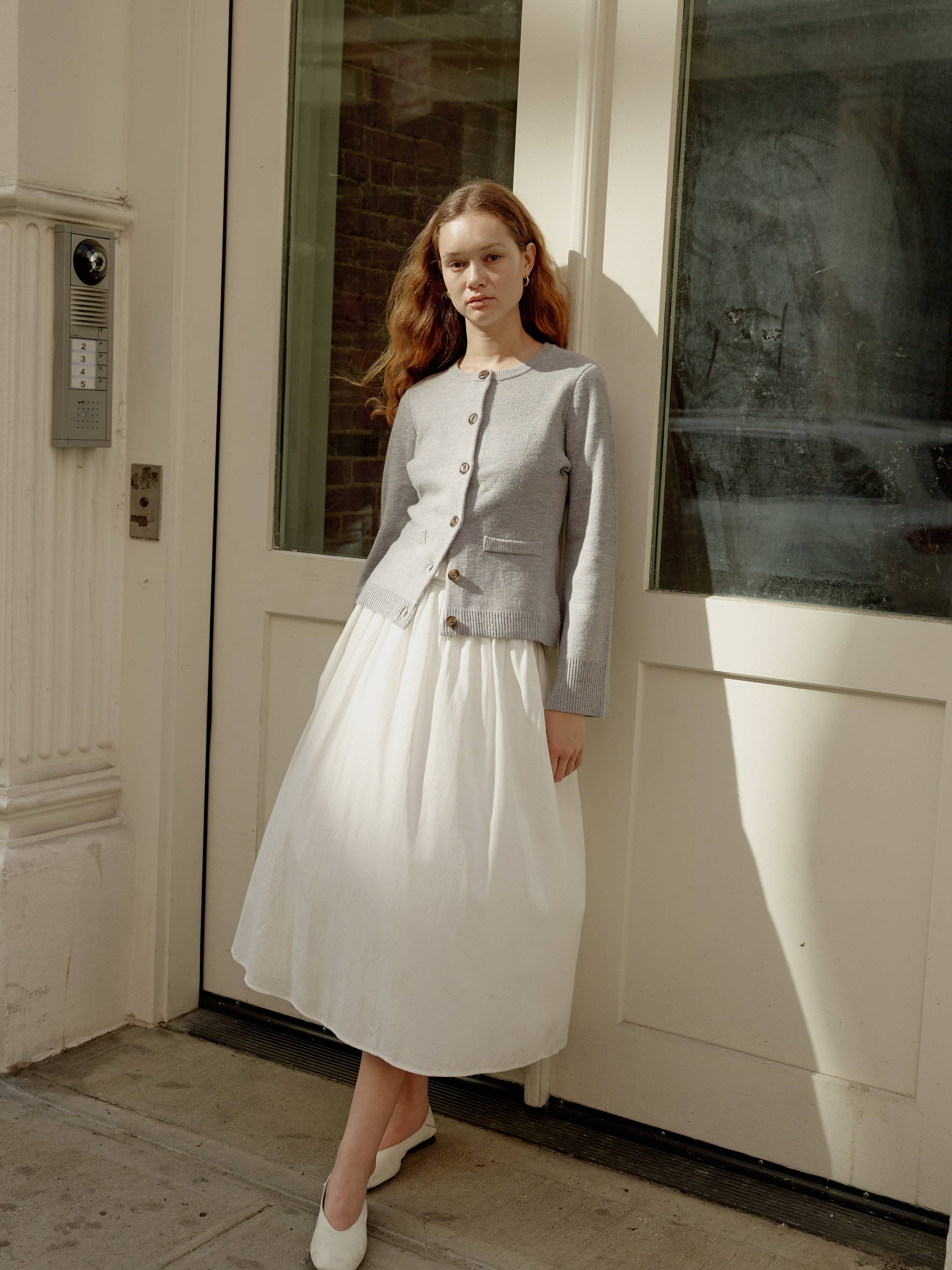 MOD REF – Engroshandel Cardigan - Dame – The Tyler Cardigan | Kvindesweater med klokkeærmer og knapper31