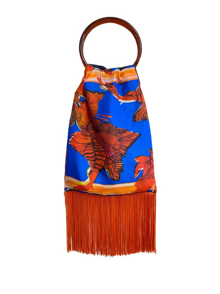 Borsa piccola con frange in seta Cobalt per la vendita all'ingrosso da parte di Eleni Malami