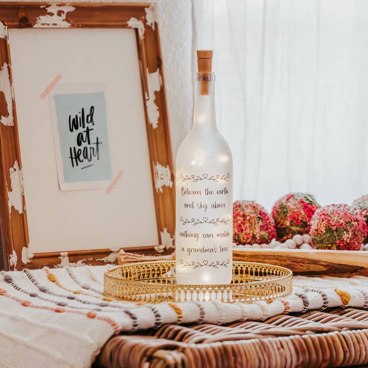 Firefly Home Designs - Vendita all'ingrosso Lampada da scrivania/d'accento - Regali per la festa della mamma, festa della mamma, nonna, lampada per bottiglia di vino