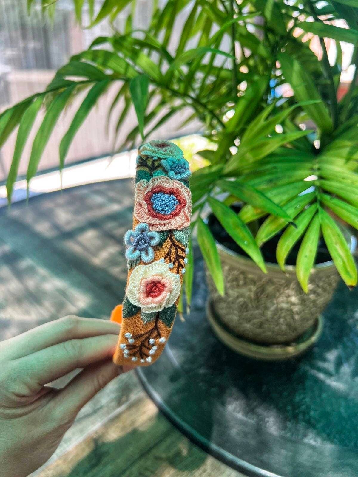 Quince Fables - Venta al por mayor Cinta para el pelo - Mujer - Diadema bordada con flores en 3D, Colección Amelia ✅5