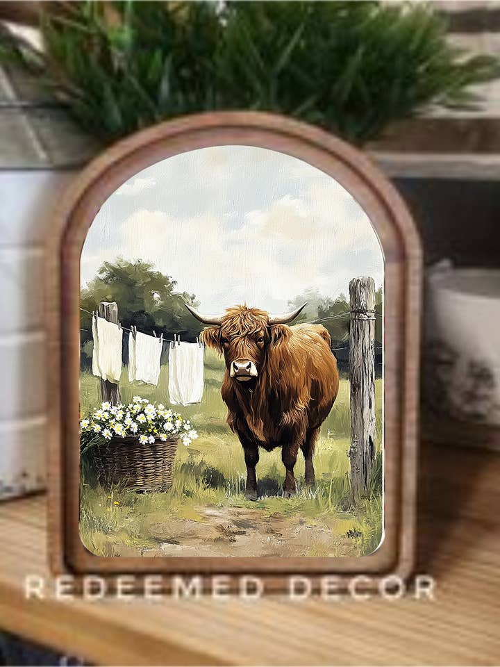 Bueformet Highland Vaskeri Indrammet Kunst for engroshandel hos Redeemed Decor