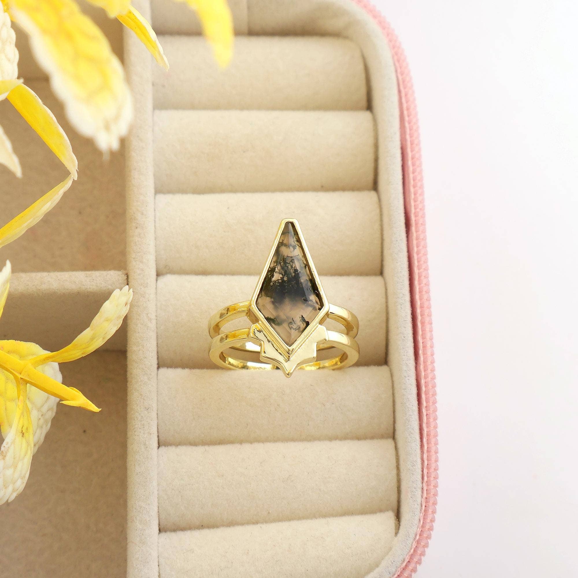 El Joyero - Vente Bague avec plusieurs pierres - Bagues à double bande en forme de cerf-volant plaquées or avec agate mousse naturelle3