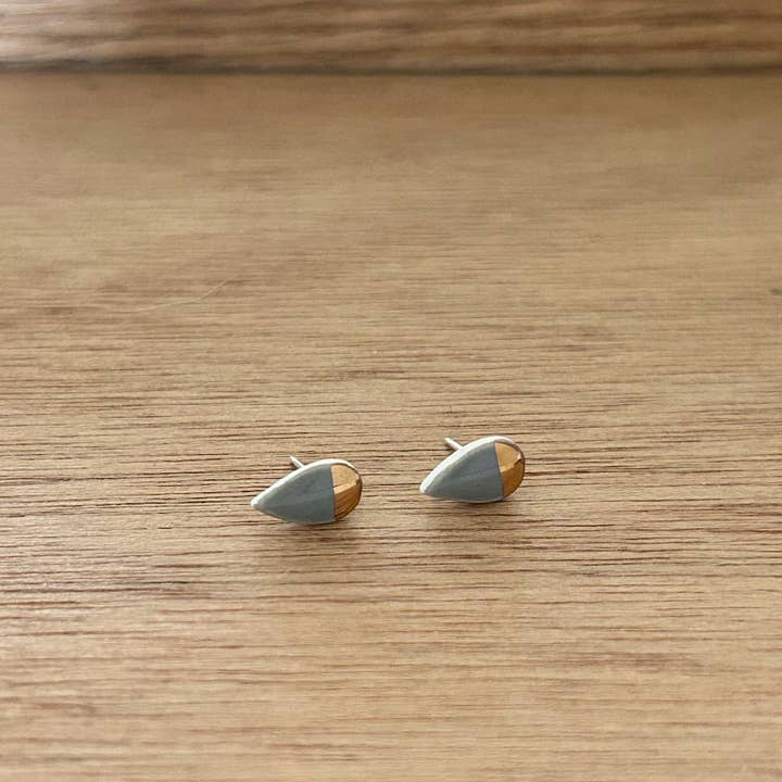 ZOE COMINGS - Wholesale Knopjes/oorstekers - Kleine Bloemblad Oorbellen4