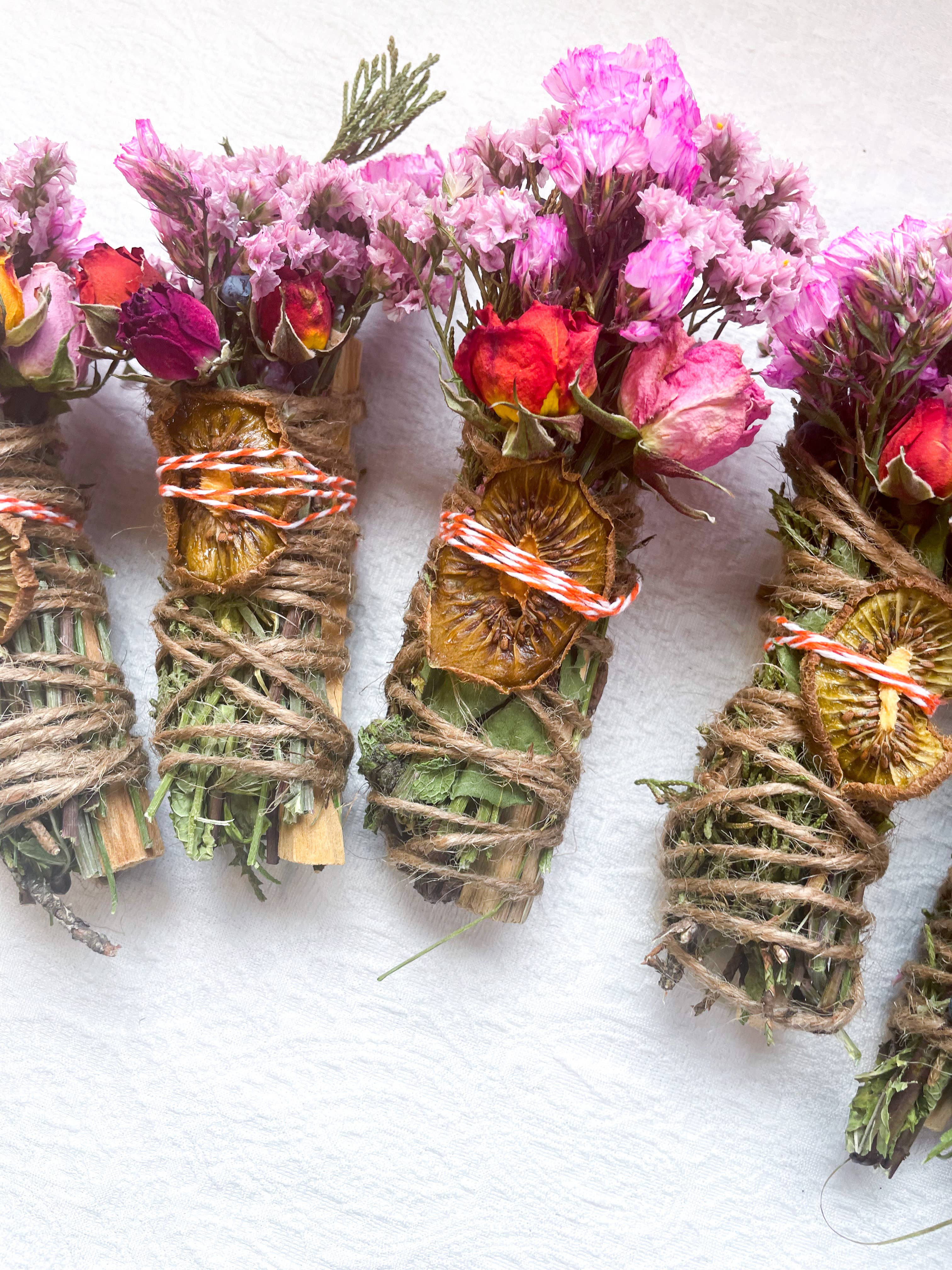 CharlieHaze - Wholesale Sage Bundle - Kiwi, Mint, Palo Santo and Cedar Spring Smudge Stick11