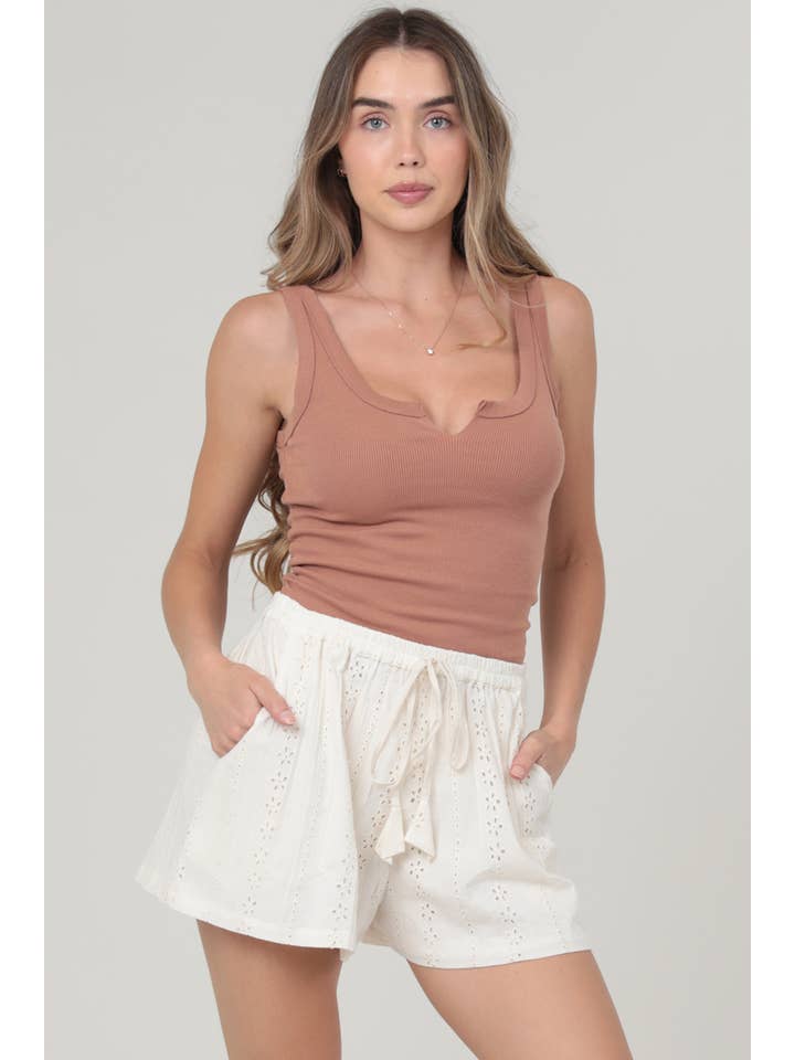 ANGIE – Großhandel Shorts – Damen – 25T23-EM25 AUGENLOCH-STICKEREI-SHORTS MIT ELASTISCHEM BUND UND1