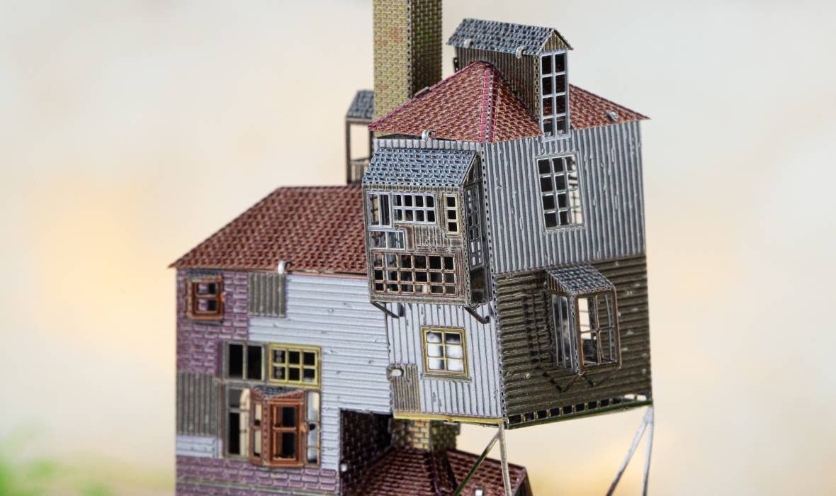 Metal Earth - Wholesale Decorative Tabletop Object - Harry Potter - The Burrow in Color1
