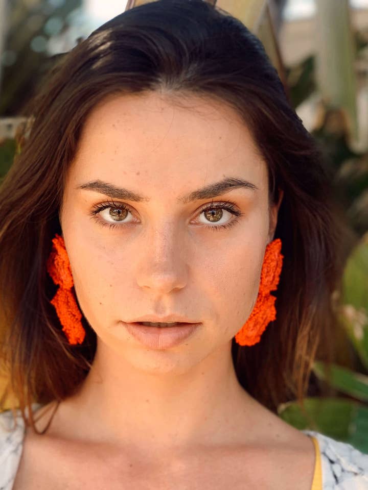 Rosie Beaded erklæring øreringe rød for engroshandel hos Seyyah