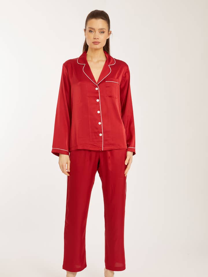 Conjunto largo de pijama rojo para venta al por mayor de Wrap Up by VP