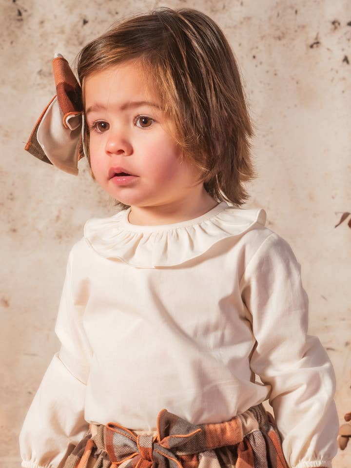 2512018-1 Girls' shirt in plain cotton fabric for wholesale by BABINE-ROINSAL