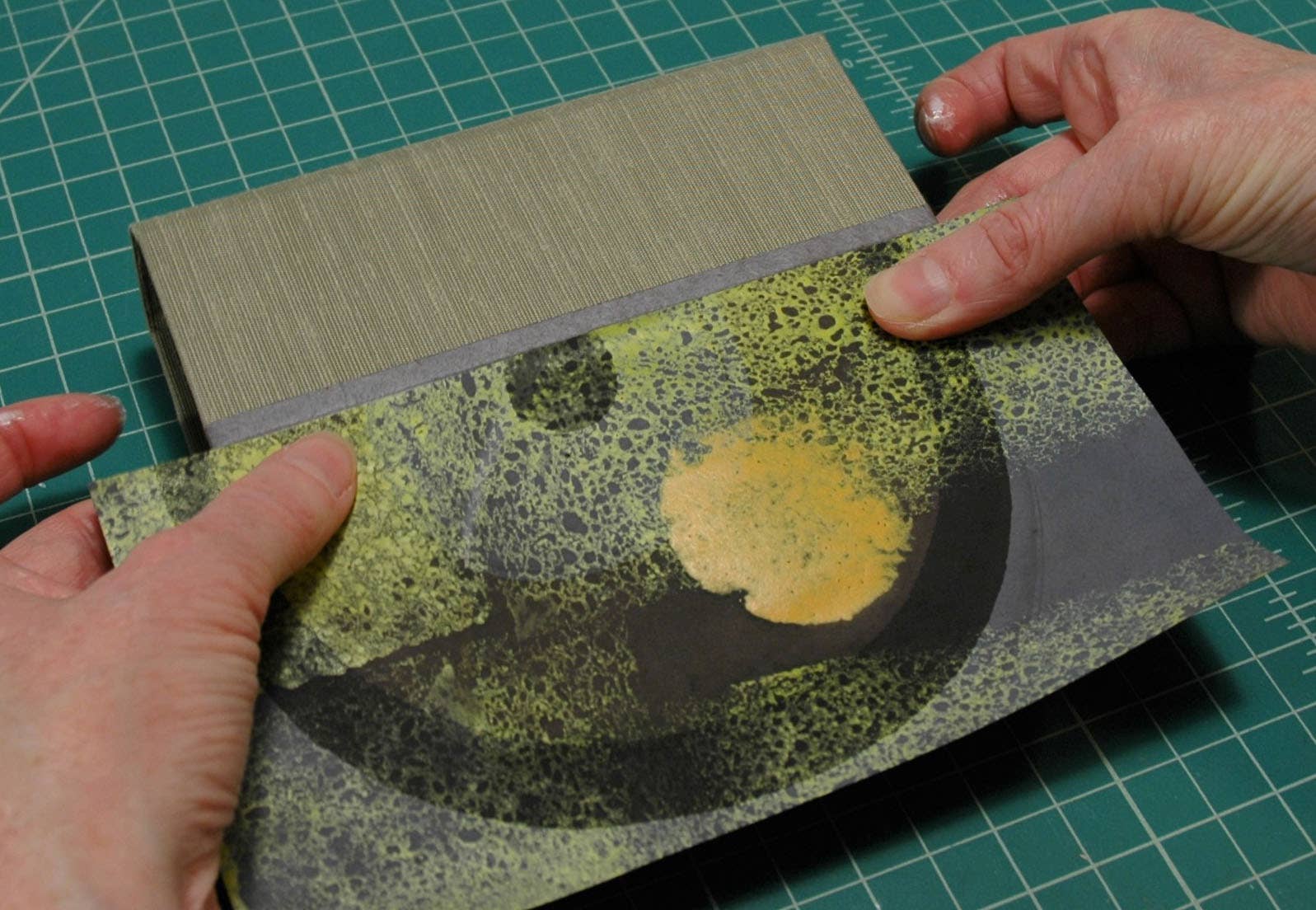 Schiffer Publishing - Vente Livre sur l'artisanat, les loisirs créatifs et le bricolage - Introduction à la reliure et aux boîtiers personnalisés7