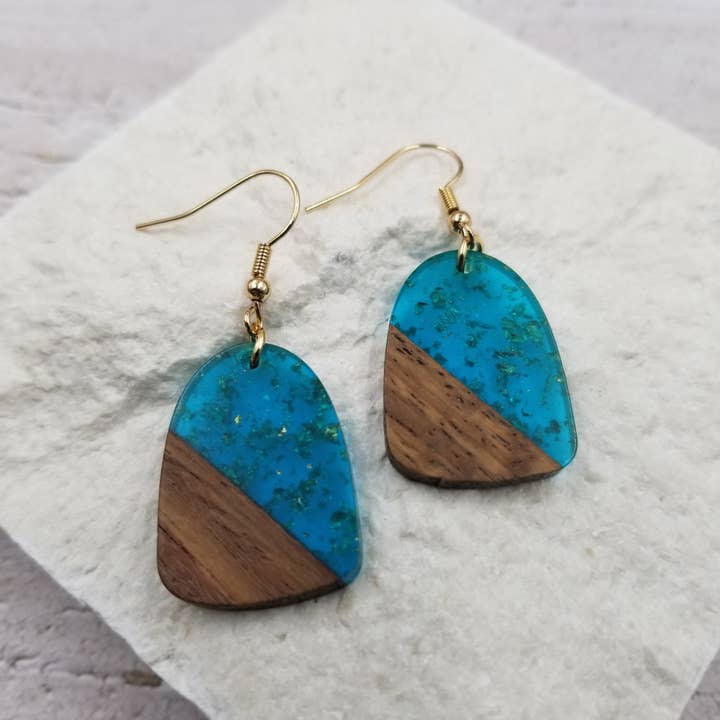 Treasure Wholesale - Wholesale Dangle Earrings - Wood & Resin Gold Foil Earrings