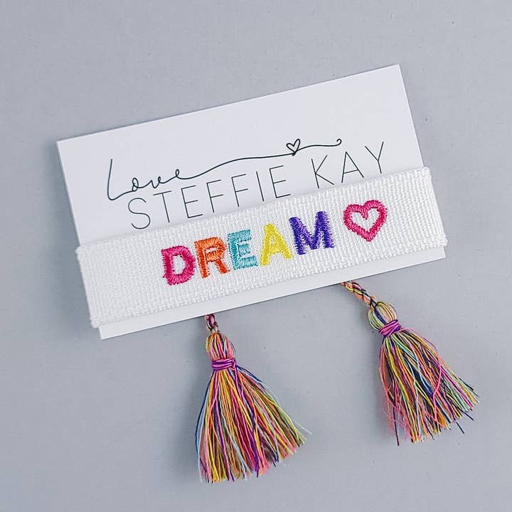 Bracciale con nappine ricamate | Dream per la vendita all'ingrosso da parte di Love, Steffie Kay