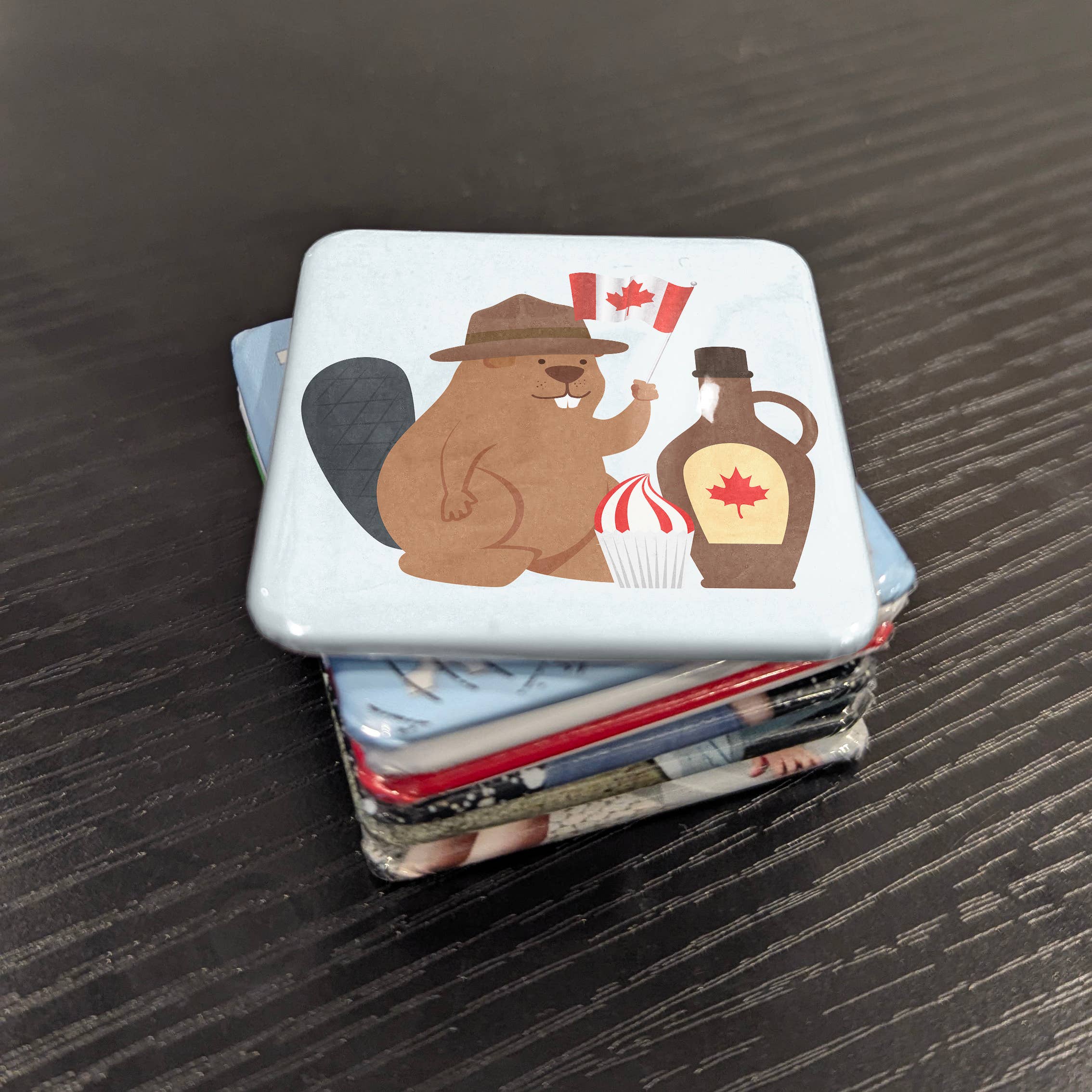 PhiloPerse – Großhandel Magnete – Biber mit Ahornsirup Kühlschrankmagnet5