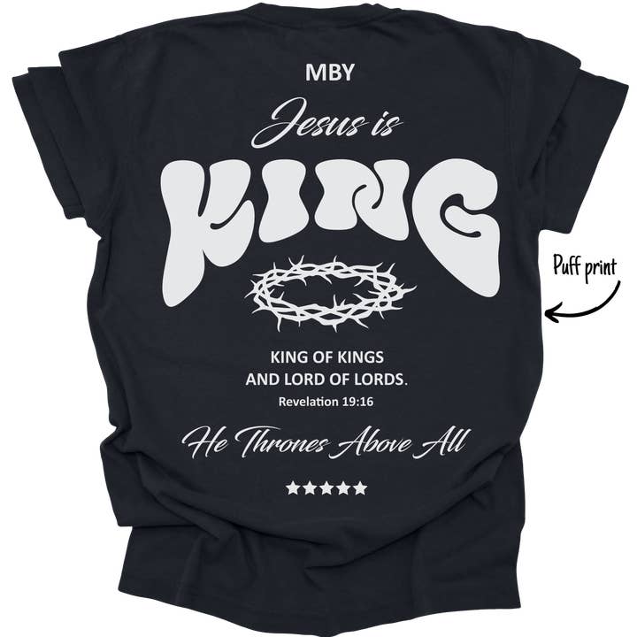 Gesù è Re | Stampa a Rilievo | Maglietta Unisex per la vendita all'ingrosso da parte di Made By Yen