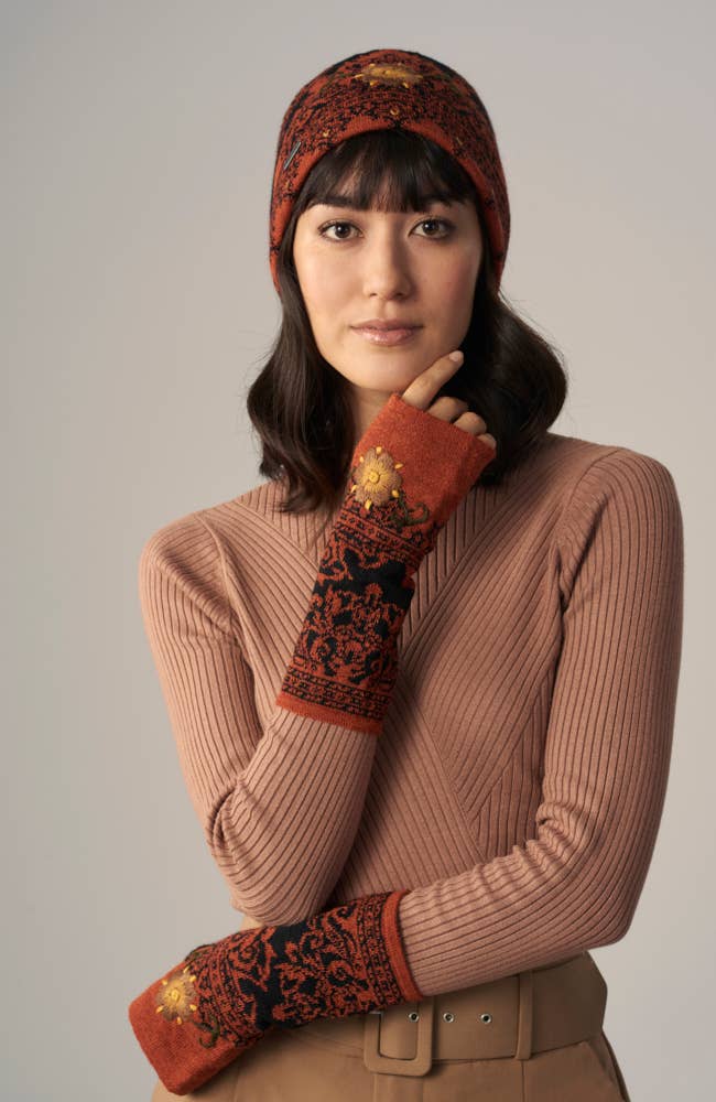 WUAMAN - Alpaca - Venta al por mayor Guantes - Mujer - Calentadores de muñeca Isabela en alpaca con bordado a mano para otoño4