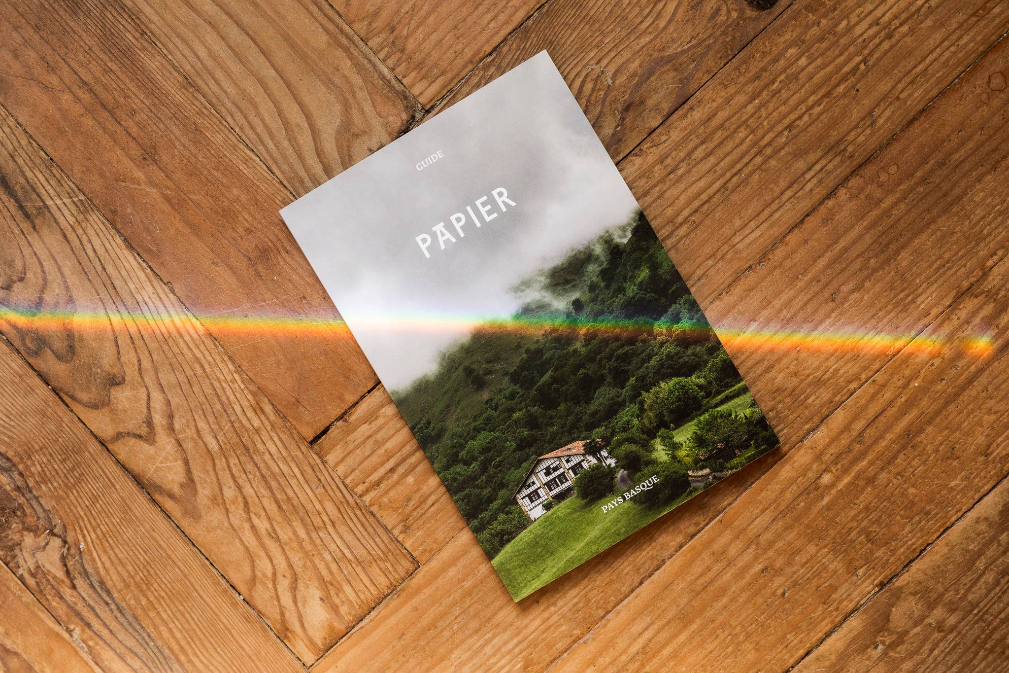 Les Éditions Papier - Wholesale Travel Book - BASQUE COUNTRY PAPER GUIDE - travel book1