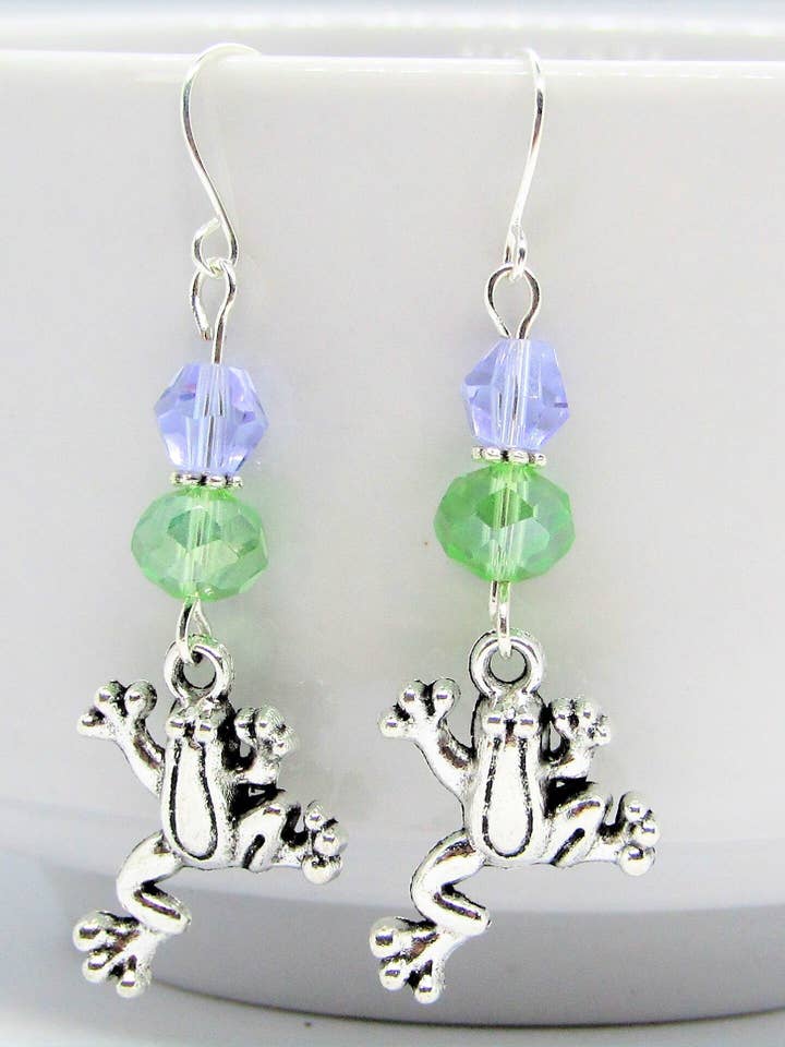 Pendientes Encanto de Rana - Incluye paño de limpieza para venta al por mayor de Bad Apple Designs