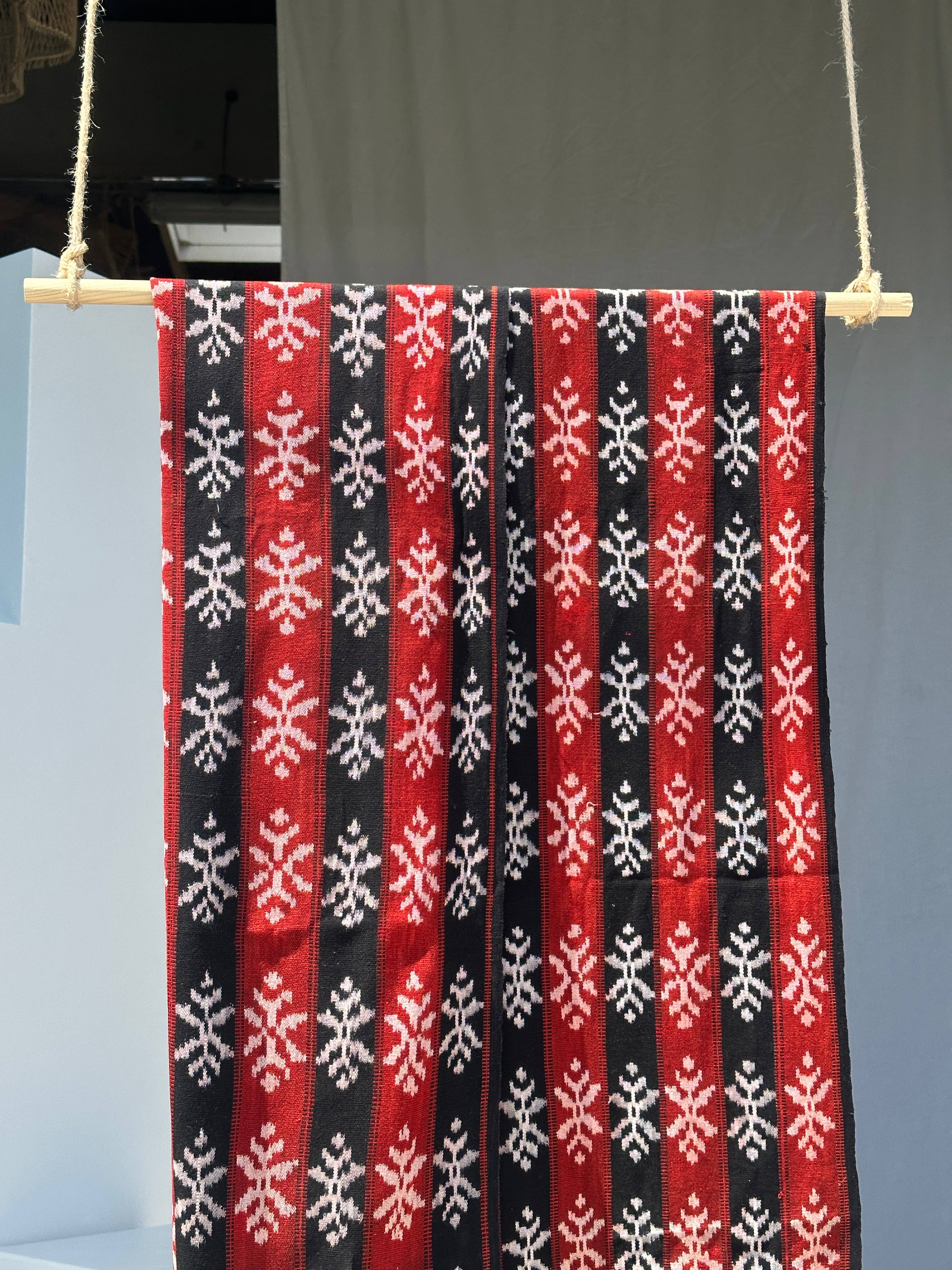 Office Objets - Wholesale Coverlet - Ikat, traditional Indonesian fabric from the island of Savu (Timor) red and black 2m25x7545