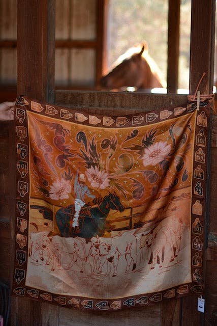 Tirzah Lane Art - Vendita all'ingrosso Sciarpa - Donna - Foulard Grande 100% Seta di Gelso 35x35: Floreale Bovina Cowgirl Western Wild Rag3