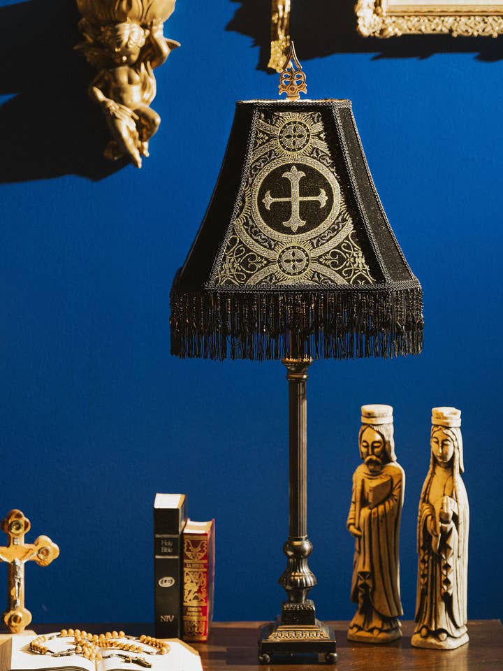 Abat-jour Cathédrale | Style Victorien pour la vente par Not Your Grandma's Lampshades