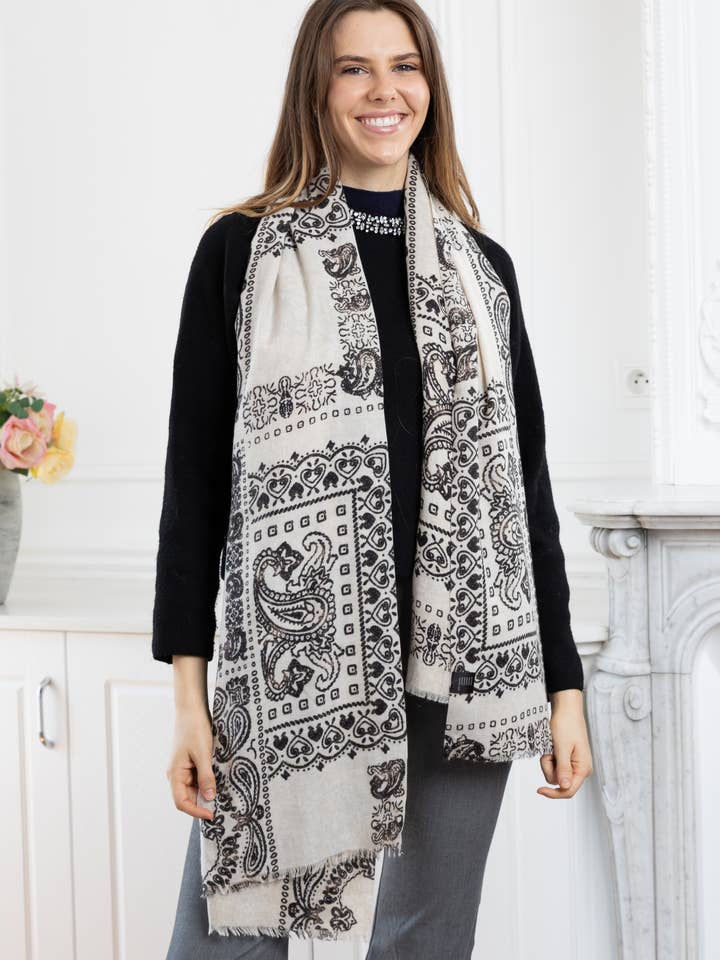 HH-297 Thick scarf with paisley print for wholesale by LINETA
