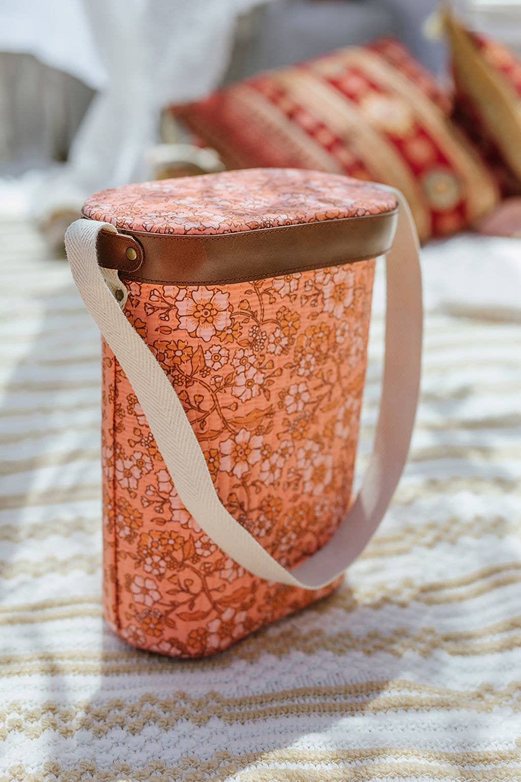 House of S K Y E - Wholesale Cooler/cooler bag - WANDERER COOLER BAGS-STRAWBERRY0