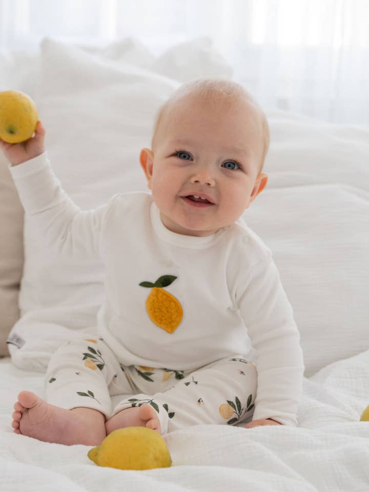 Liliput - Wholesale T-Shirt - Baby - Long-sleeve shirt in white with cute lemon patch0