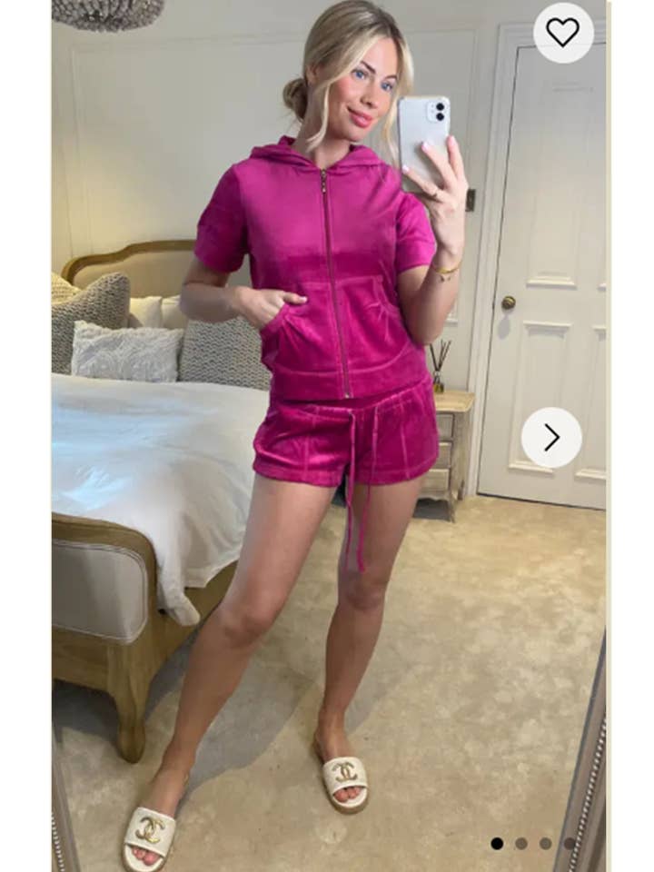 Korta ärmar och shorts Velour Träningsoveraller (Hot Pink) för wholesale av CY FASHION. LONDON