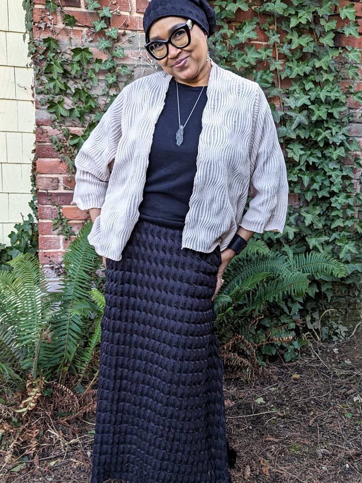 The Cardigan - Fractal collectie voor wholesale door Leigh Young Collection