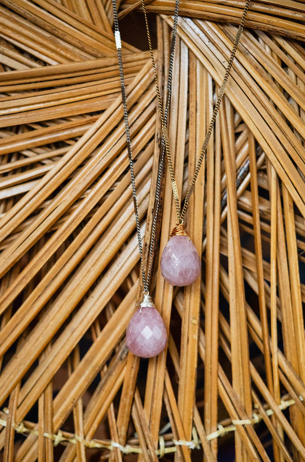 Bella Vita Jewelry - Vendita all'ingrosso Collana con ciondolo/pendaglio - Collana a goccia in pietra naturale Zara | Quarzo rosa2